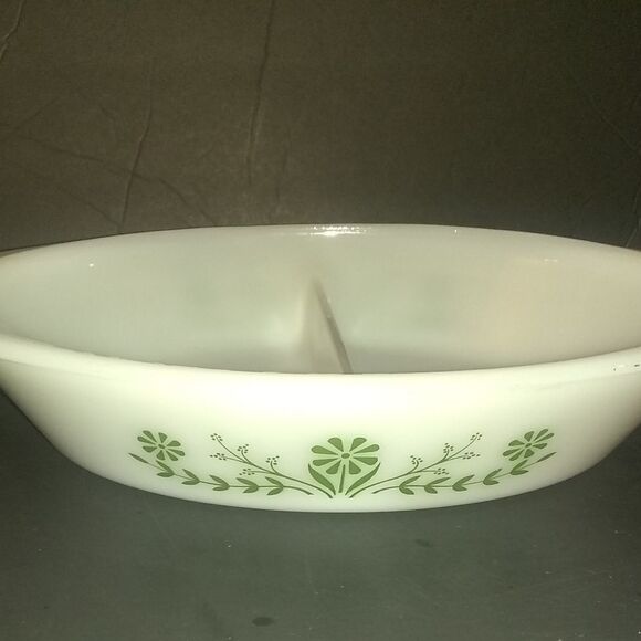 ⬇️⬇️⬇️Glasbake Milk Glass Oval Divided Baking Dish - Picture 1 of 5
